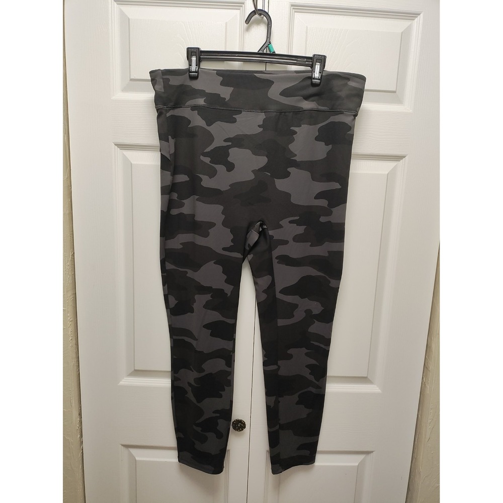 By Giuliana 1X Dark Camouflage Fitness Pant 38/25.5